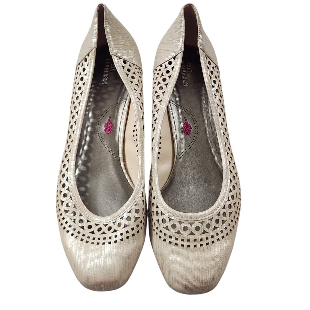 Rose Hommerson Tina womens shoes sz 11.5w laser cut design beige metallic flats